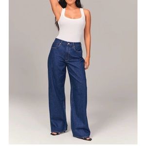 NWT A&F Women’s Mid Rise Ultra Wide Leg Jean